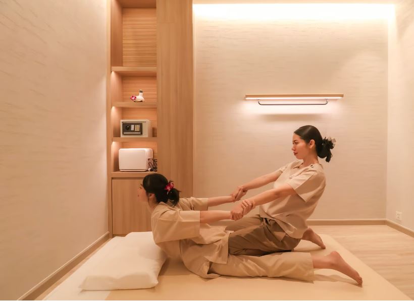 Thai Massage in Gulshan 2 luxury spa therapy room in Dhaka